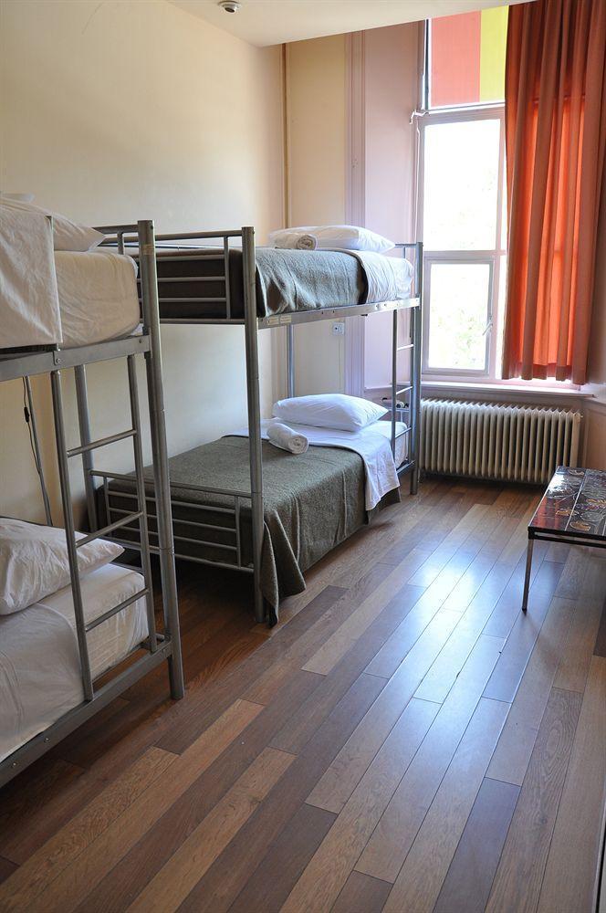 Breda Hostel / Youth Hostel 외부 사진